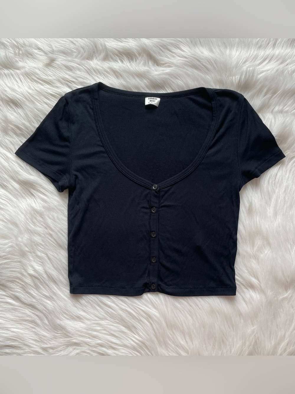Sunday Best Aritzia black ribbed button t shirt cropped short sleeve tee S small